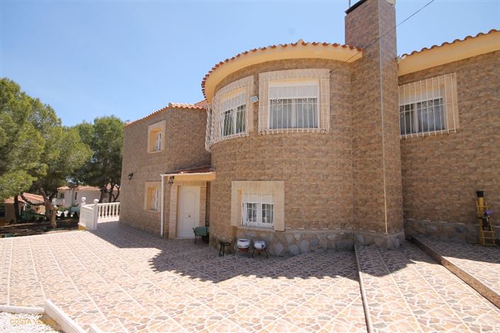 Image No.1-4 Bed Villa for sale