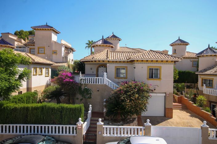 Image No.1-3 Bed Villa for sale