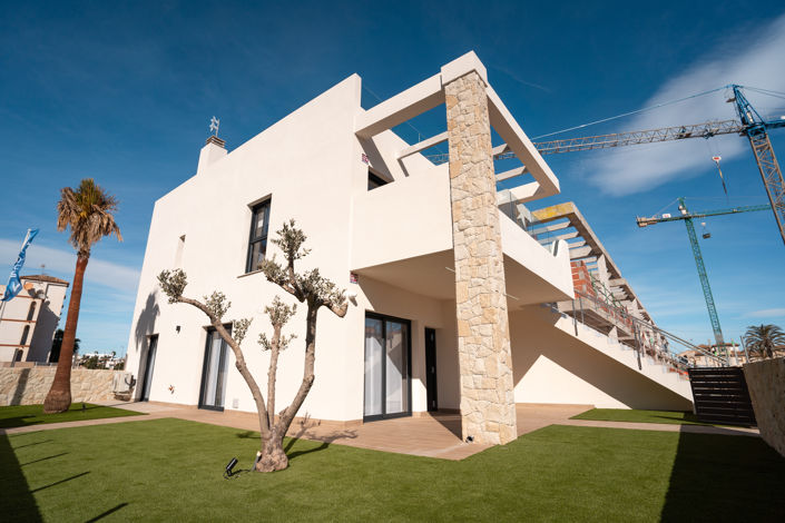 Image No.1-4 Bed Villa for sale