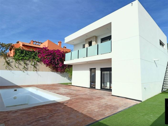 Image No.1-3 Bed Villa for sale