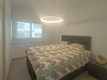 7116amazingmoderntopfloorapartment06042414374