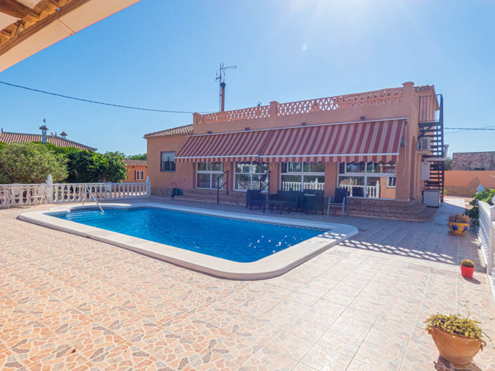 Image No.1-3 Bed Villa for sale