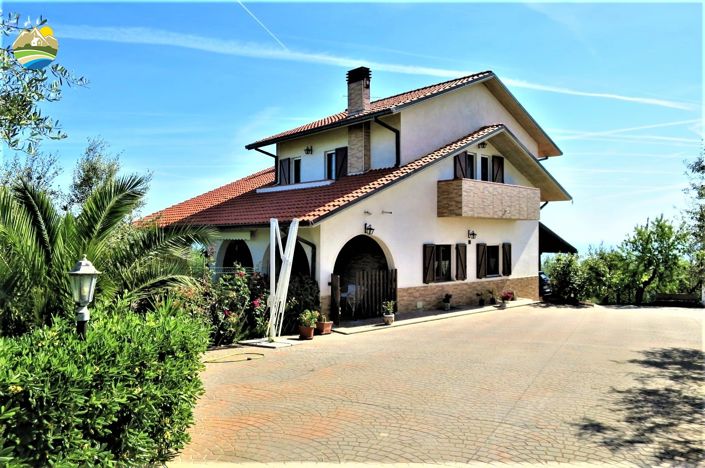 Image No.1-4 Bed Villa for sale