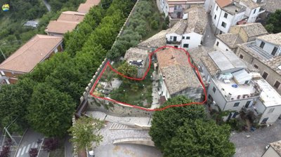 1 - Cellino Attanasio, Townhouse