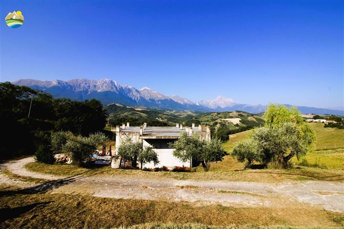 Image No.1-Maison de campagne à vendre à Arsita