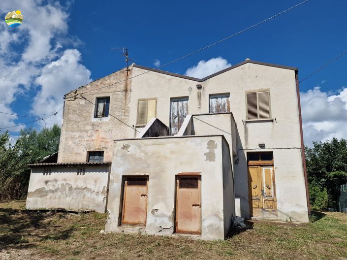 Image No.1-Maison de campagne de 6 chambres à vendre à Penne