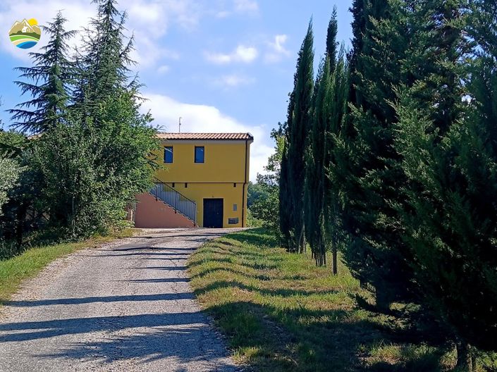 Bisenti, Country House