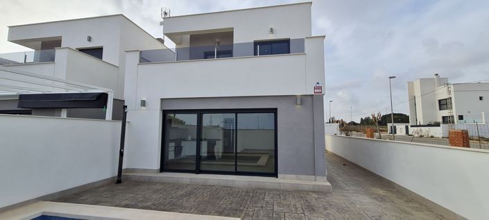 Image No.1-3 Bed Villa for sale