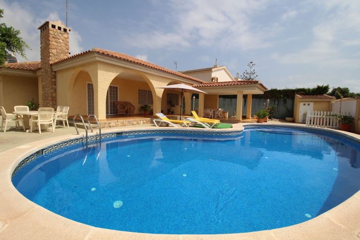 Image No.1-4 Bed Villa for sale