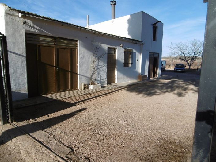 Image No.1-Maison de campagne de 4 chambres à vendre à Yecla