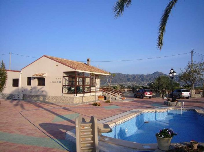 Image No.1-3 Bed Villa for sale