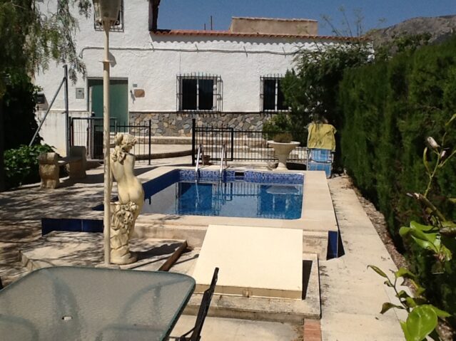 Image No.1-4 Bed Villa for sale