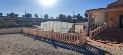 24560-villa-for-sale-in-pinoso-1410414-large