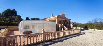 24560-villa-for-sale-in-pinoso-1410415-large