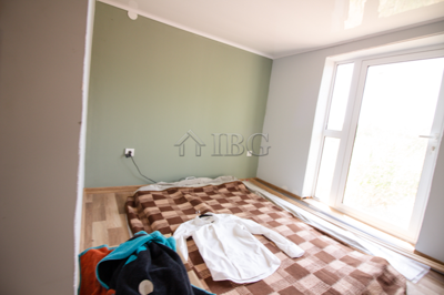 17207763841-bed-renovated-bungalow-with-big-g