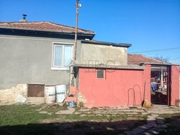 3-bedroom-house-with-large-garden-provadia-va