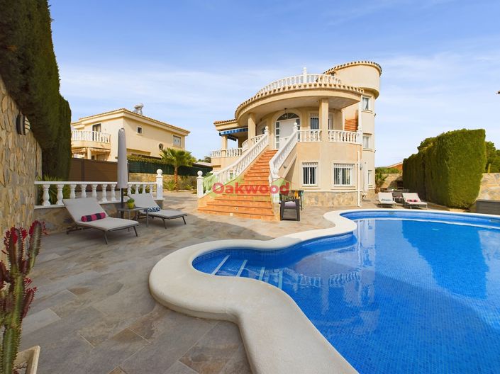 Image No.1-6 Bed Villa for sale