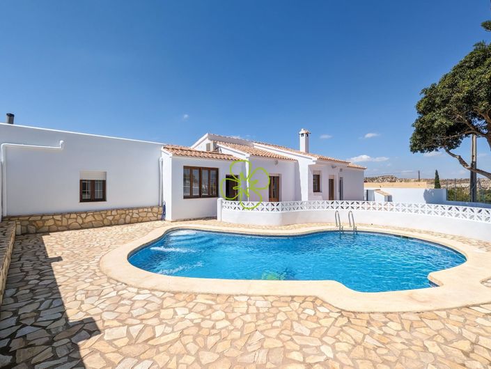 Image No.1-5 Bed Villa for sale