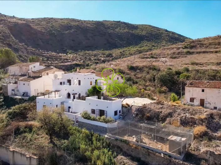 Image No.1-4 Bed Cortijo for sale