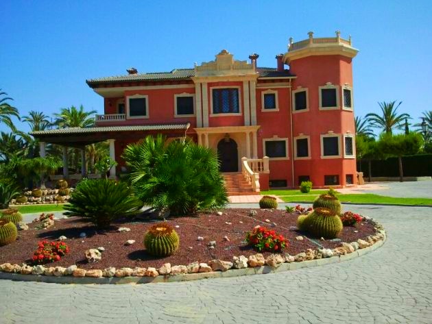 Image No.1-6 Bed Villa for sale