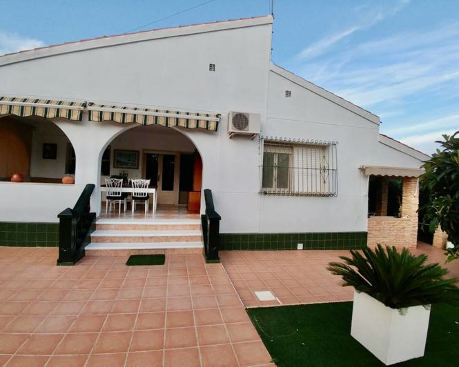 Image No.1-4 Bed Villa for sale