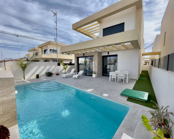 Image No.1-3 Bed Villa for sale