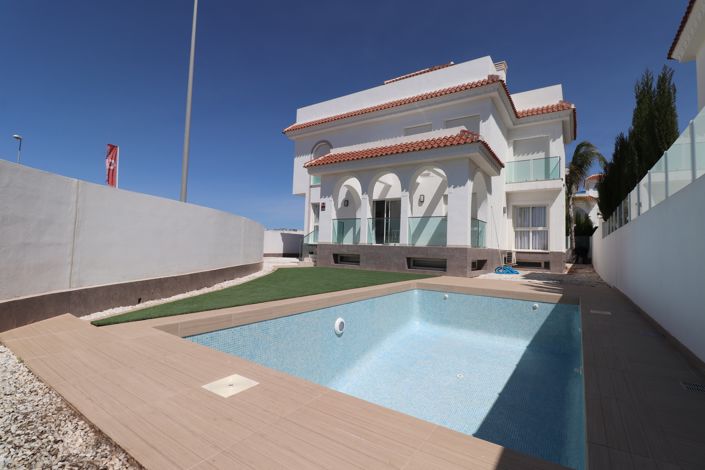 Image No.1-5 Bed Villa for sale