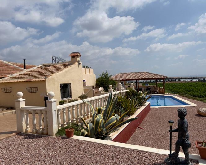 Image No.1-4 Bed Villa for sale