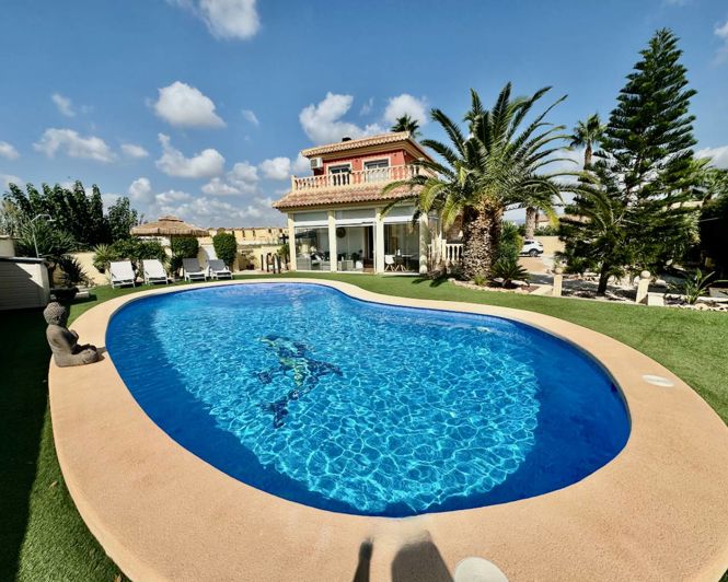 Image No.1-3 Bed Villa for sale