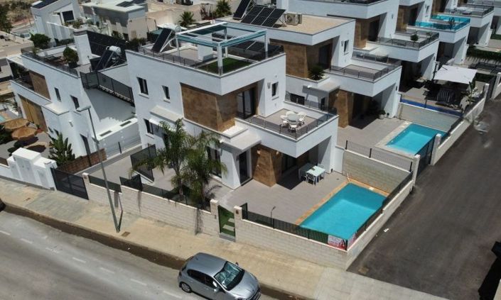 Image No.1-3 Bed Villa for sale