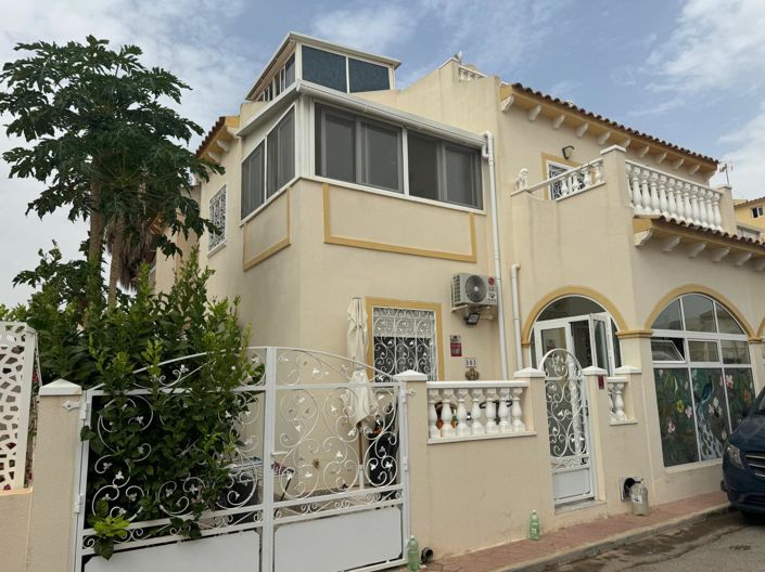 Image No.1-4 Bed Villa for sale