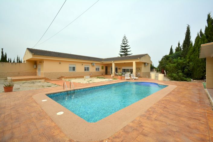 Image No.1-4 Bed Villa for sale