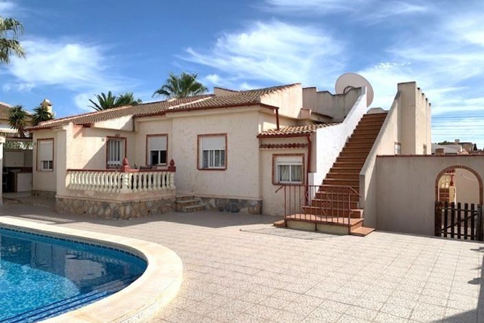 Image No.1-3 Bed Villa for sale