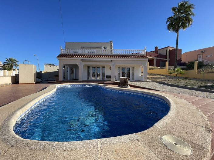 Image No.1-4 Bed Villa for sale