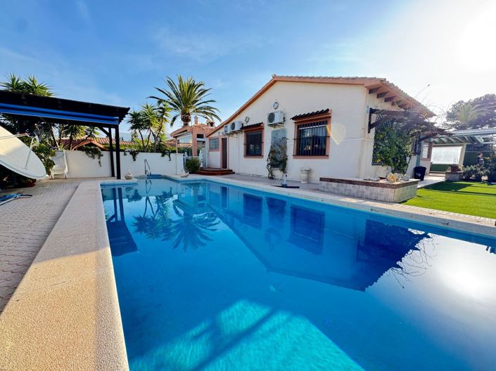 Image No.1-3 Bed Villa for sale