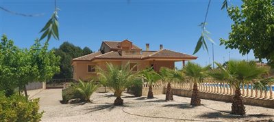 villa-for-sale-in-calasparra-2