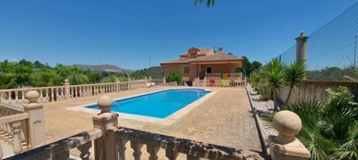 villa-for-sale-in-calasparra-4