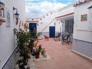 town-house-for-sale-in-los-canovas-1