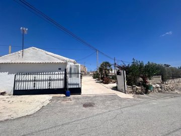 detached-house-for-sale-in-torremendo-1