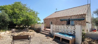 country-house-for-sale-in-yecla-11