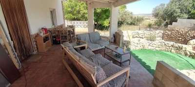 country-house-for-sale-in-yecla-3