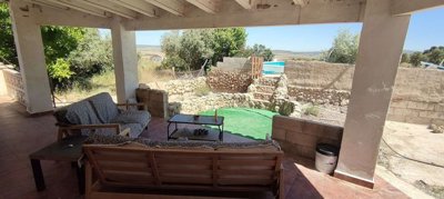 country-house-for-sale-in-yecla-4