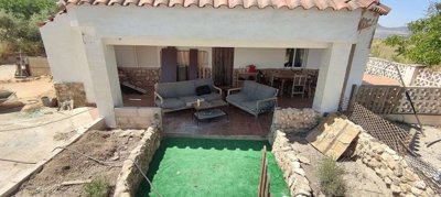 country-house-for-sale-in-yecla-5