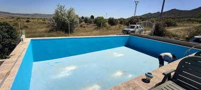 country-house-for-sale-in-yecla-6