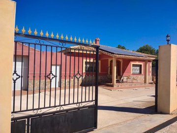 villa-for-sale-in-macisvenda-4