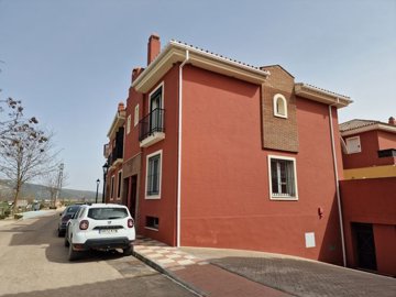 village-house-for-sale-in-zafarraya-es455-173