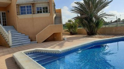 villa-for-sale-in-la-manga-del-mar-menor-3