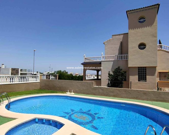 Image No.1-3 Bed Villa for sale