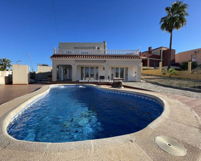 Image No.1-4 Bed Villa for sale