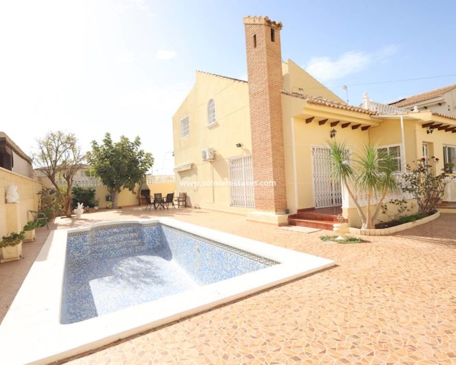 Image No.1-4 Bed Villa for sale